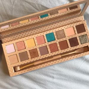 Kylie Jenner ‘Take Me on Vacation’ Palette